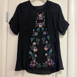 Umgee Black Floral Embroidered Short Sleeve Top